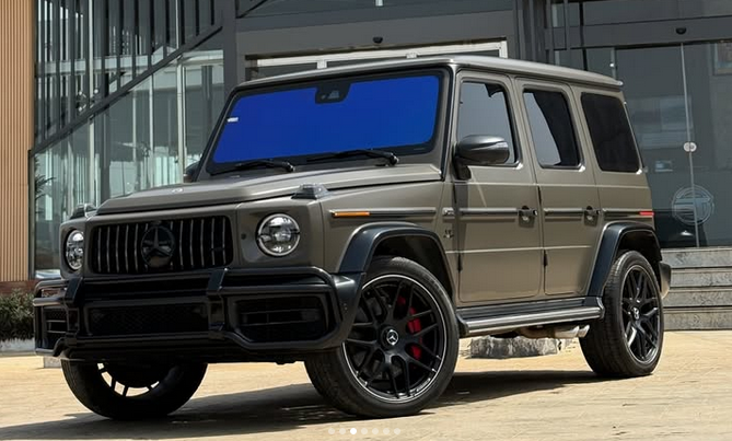 
								Mercedes-AMG G 63 full									