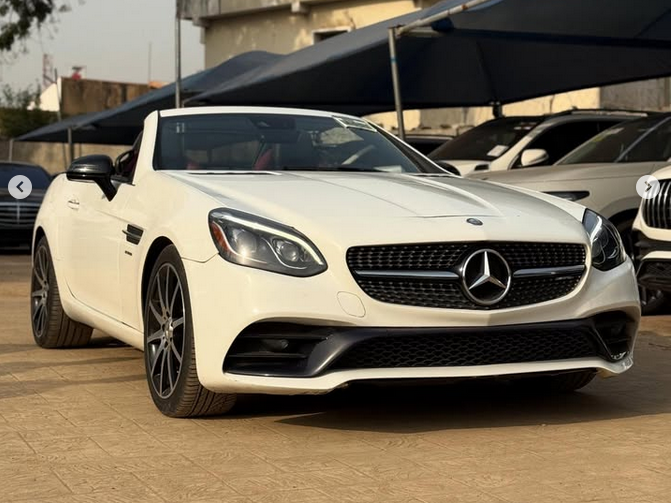 
								2017 FOREIGN USED MERCEDES BENZ ///AMG SLC43 full									
