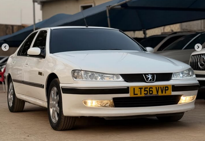 
								2003 EXTREMELY CLEAN PEOGEUT 406 full									